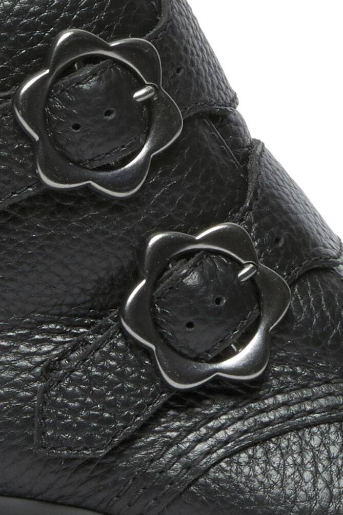 EMP "Devon FLWR - Black Milled Nappa" Boot Schwarz Von Dr. Martens