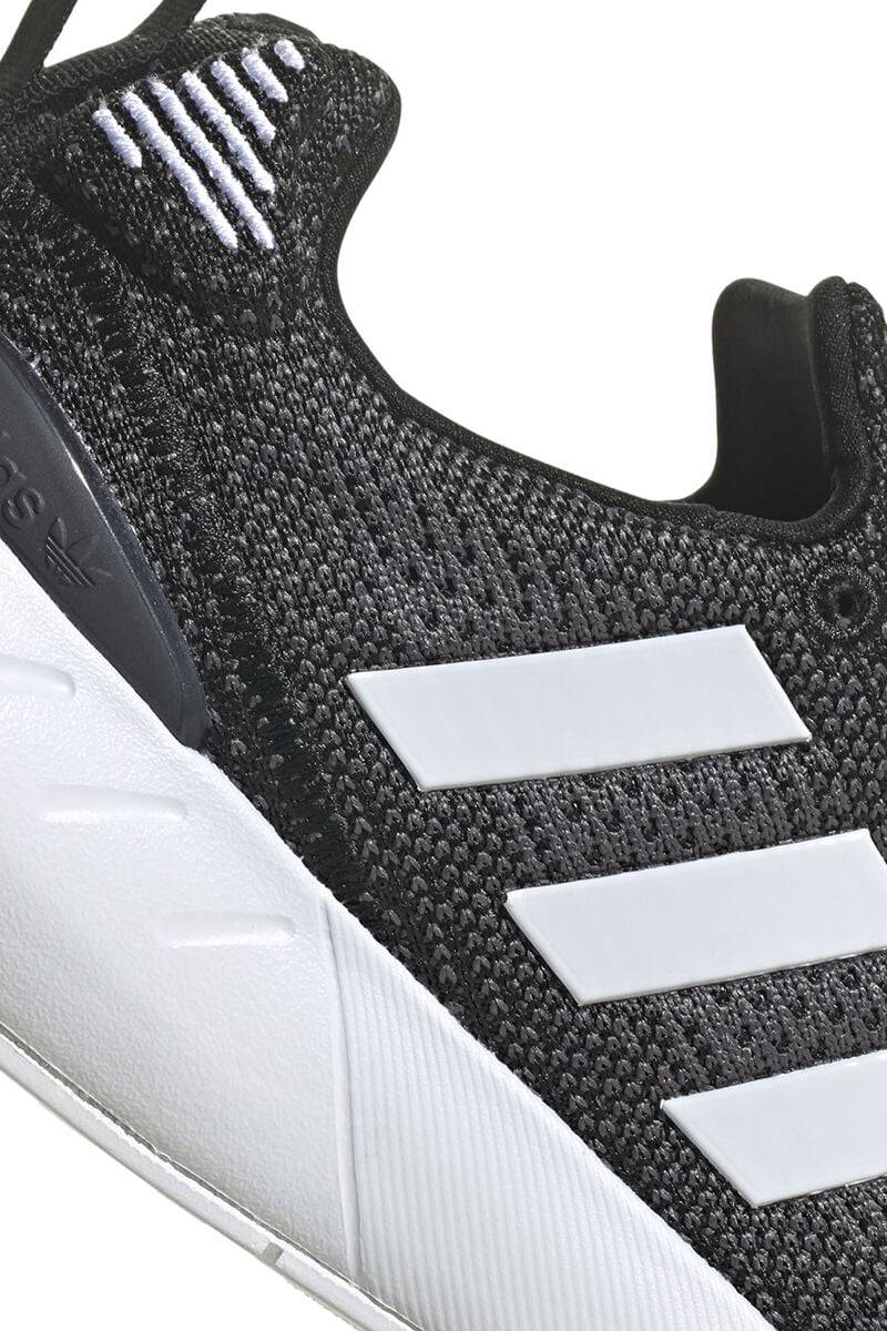 EMP "Swift Run 22 W" Sneaker Schwarz Von Adidas