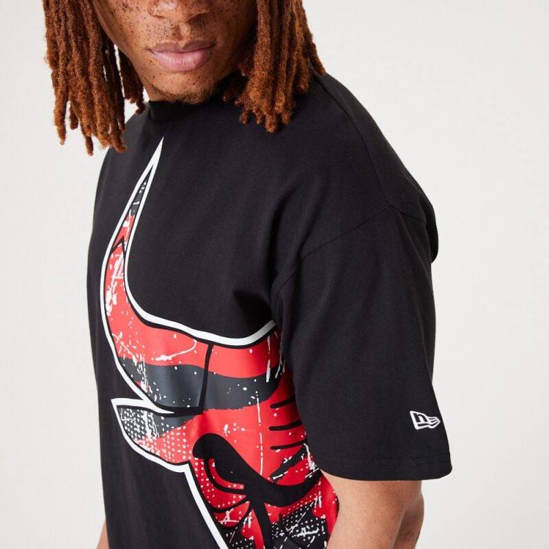 EMP "Large Team Logos Tee - Chicago Bulls" T-Shirt Schwarz Von New Era - NBA