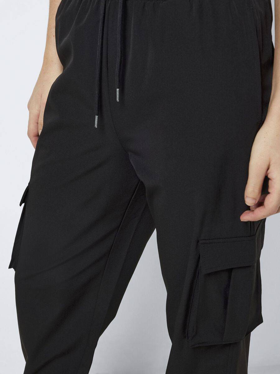 EMP "NMKirby HW Cargo Pants WVN NOOS" Cargohose Schwarz Von Noisy May