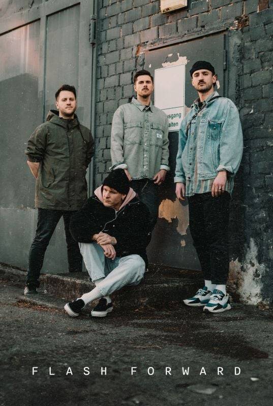 EMP "Renegade (inkl. Signiertem Lyricsheet)" LP Von Flash Forward