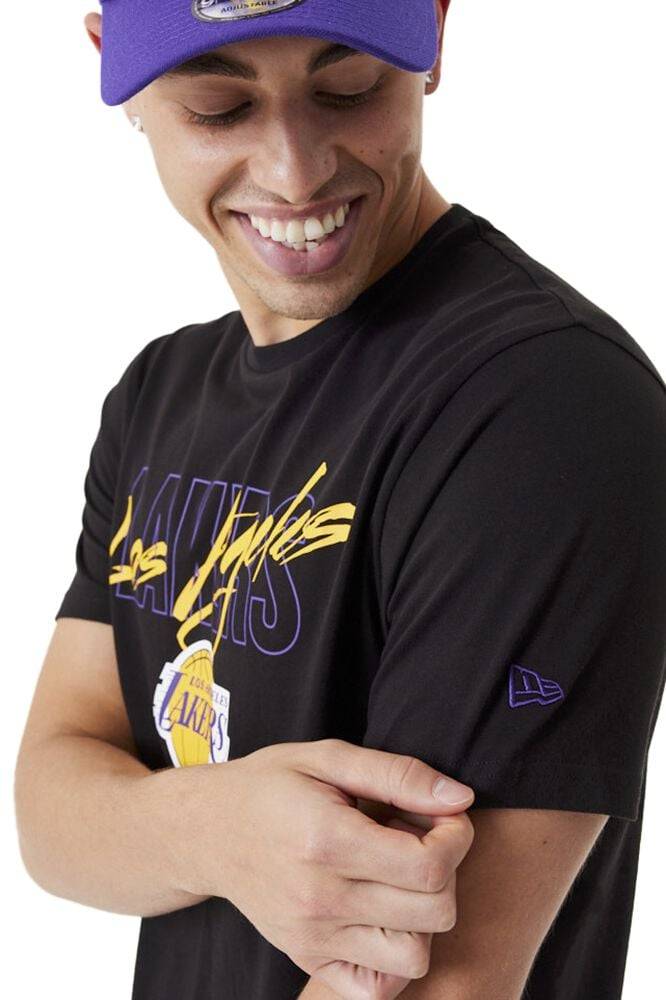 EMP "Script Tee - Los Angeles Lakers" T-Shirt Schwarz Von New Era - NBA