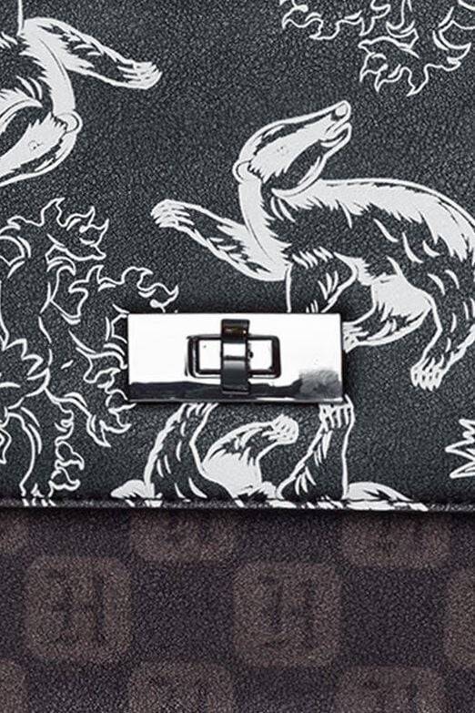 EMP "Wizards Unite - Hogwarts Houses" Handtasche Allover Von Harry Potter