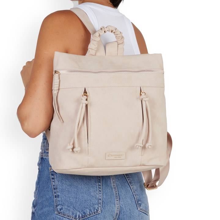 Remonte Artikelnummer Q0523-31 Remonte Rucksack Champagner