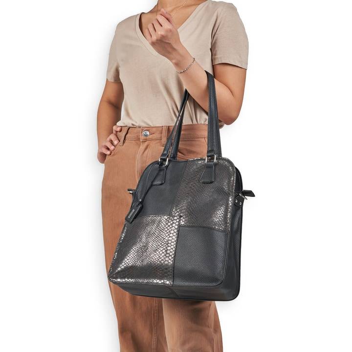 Remonte Artikelnummer Q0623-01 Remonte Handtasche Glanzschwarz