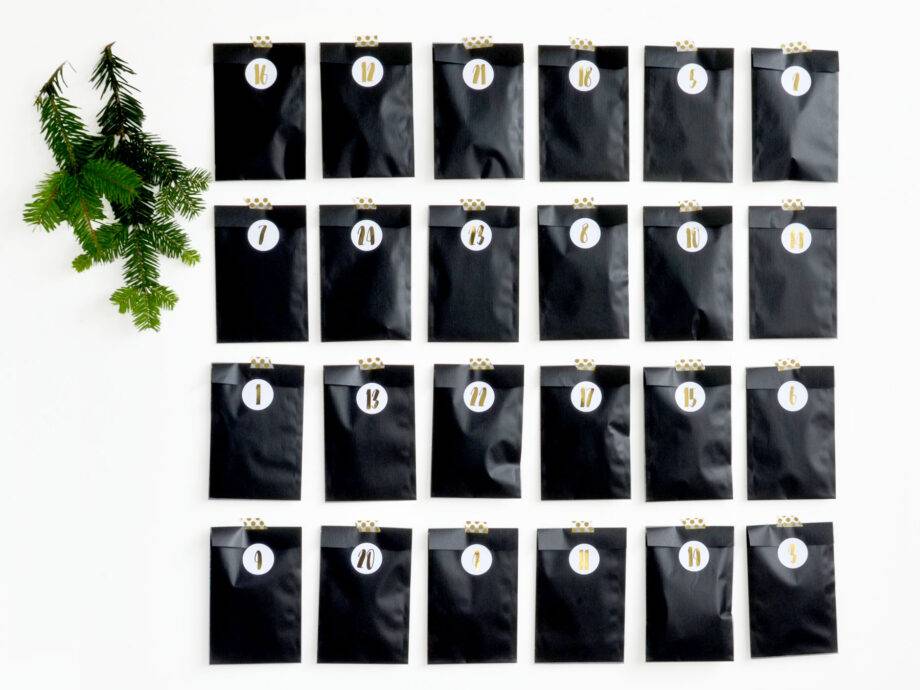 Renna Deluxe Adventskalender Gold Metallic Mit Schwarzen Tüten