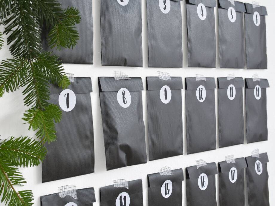 Renna Deluxe Adventskalender Schwarz mit Handlettering für Männer