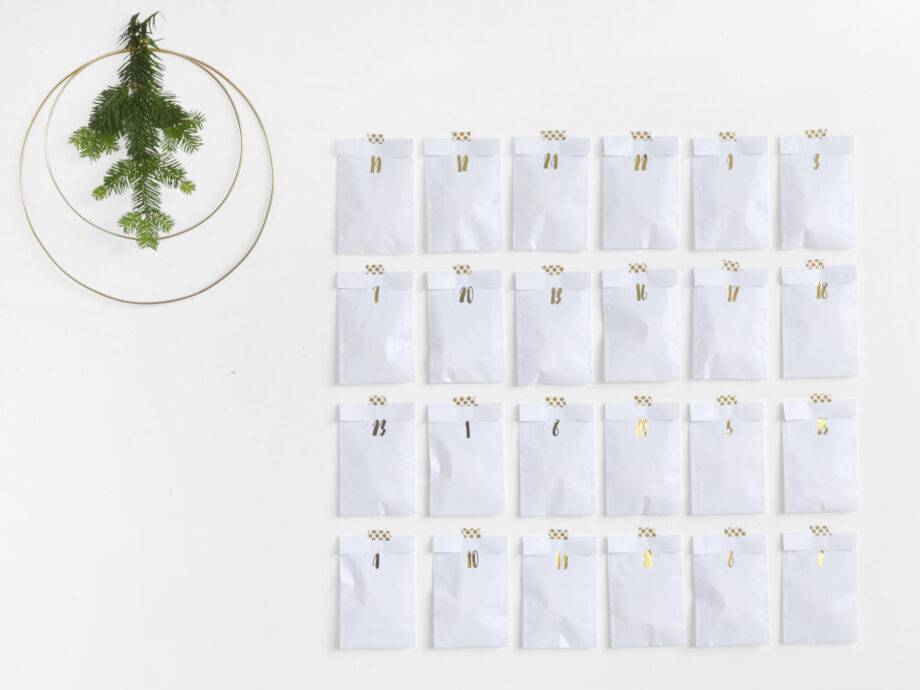 Renna Deluxe Adventskalender SILBER Metallic Mit Weißen Tüten