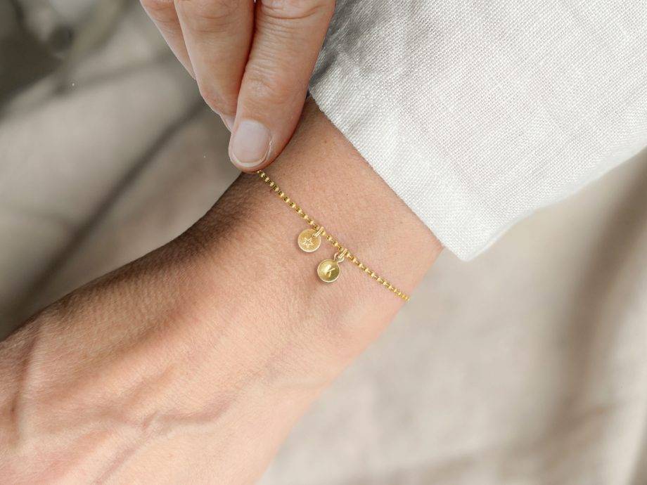 Renna Deluxe Armband Mit STERN Buchstaben-Anhänger Gold