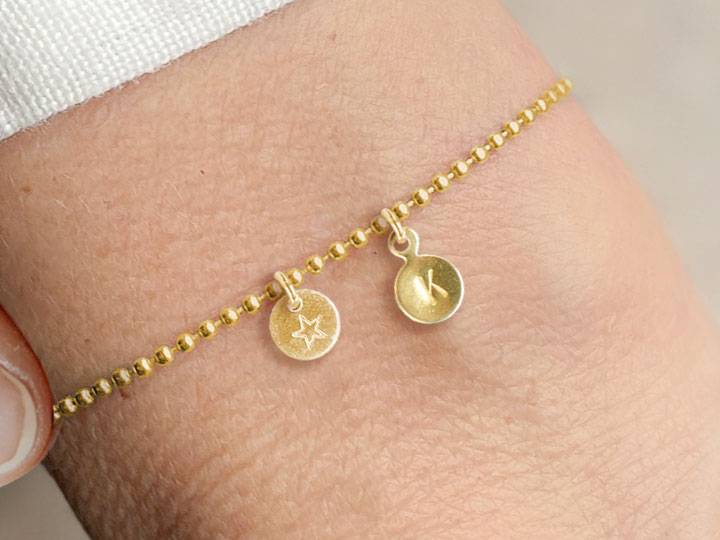 Renna Deluxe Armband mit STERN Buchstaben-Anhänger Gold