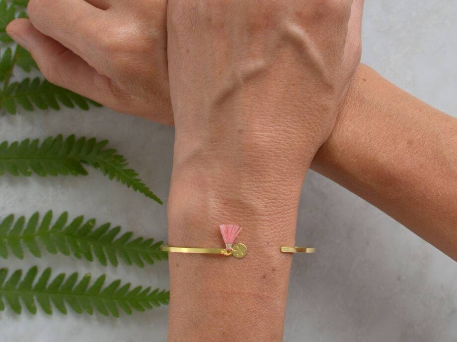 Renna Deluxe BLACK Edition Zarter Armreif Mit Tassel Im Boho-Stil