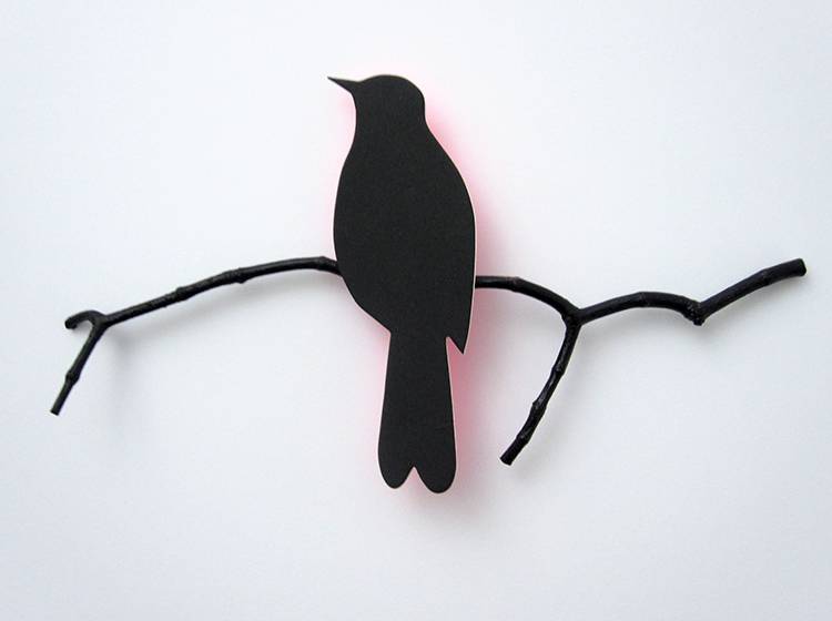 Renna Deluxe Drossel In Schwarz Mit Glow In NeonPINK _ Wandobjekt