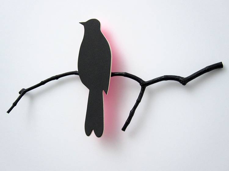 Renna Deluxe Drossel In Schwarz Mit Glow In NeonPINK _ Wandobjekt