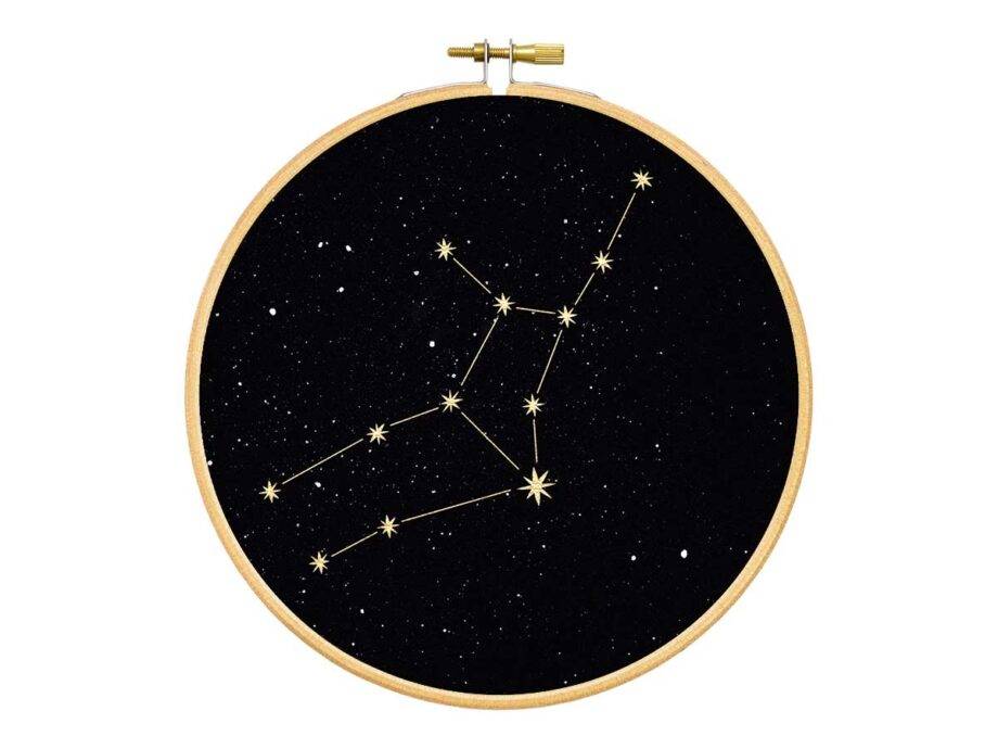 Renna Deluxe Jungfrau Sternzeichen Bild im Stickrahmen