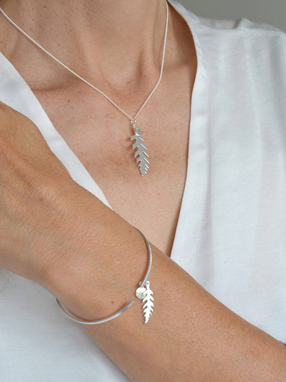 Renna Deluxe Lange Kette Mit Farn Blätter In Silber