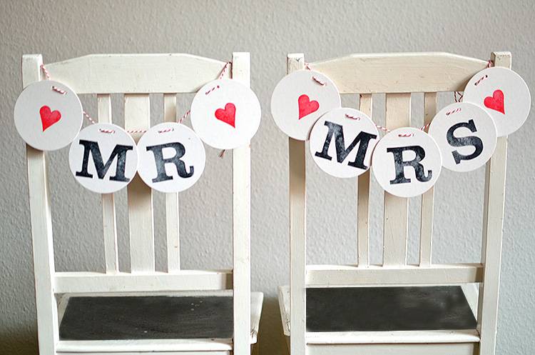 Renna Deluxe MR & MRS Stuhldeko Girlanden zur Hochzeit