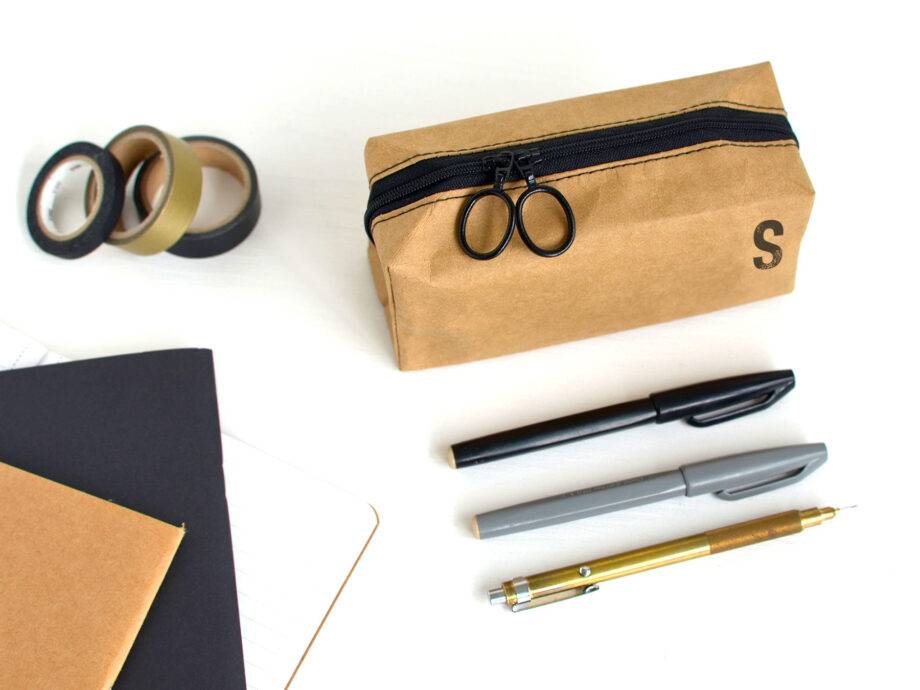 Renna Deluxe Personalisiertes Federmäppchen In Braun Mit Monogramm