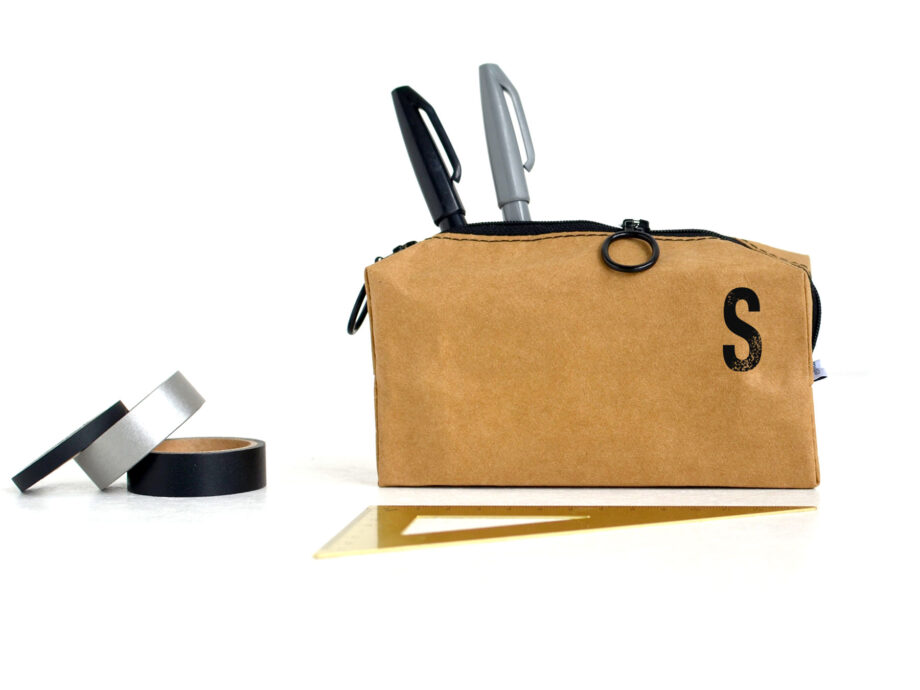 Renna Deluxe Personalisiertes Federmäppchen in Braun mit Monogramm