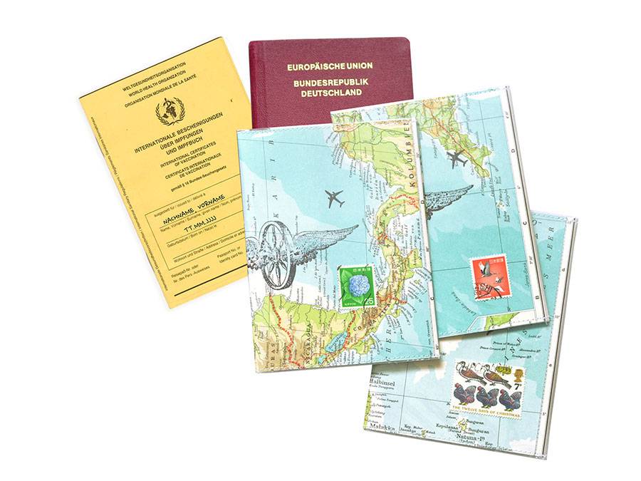 Renna Deluxe Atlas Impfpass Hülle aus Landkarten