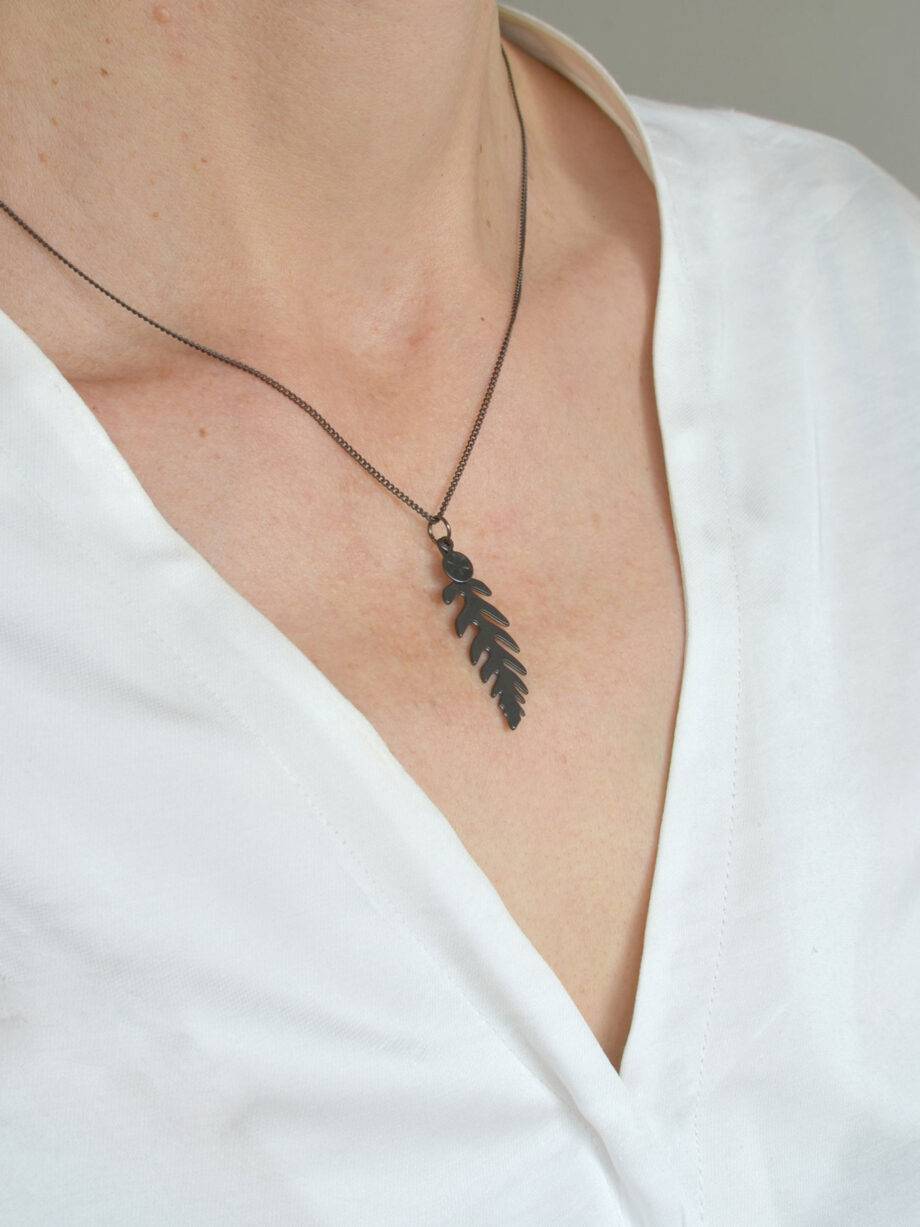 Renna Deluxe BLACK Edition Kette mit Farn