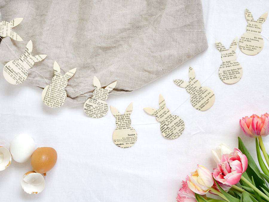 Renna Deluxe Hasen Girlande aus alten Buchseiten