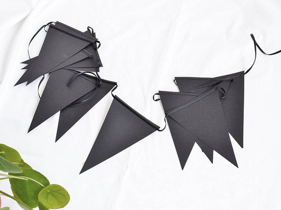 Renna Deluxe Wimpelkette Schwarz