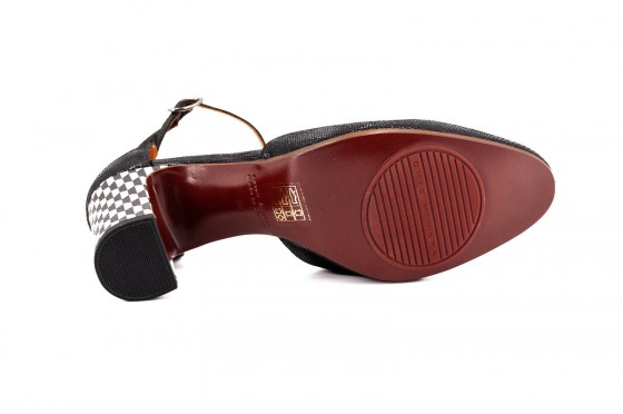 Riccardo Cartillone Chie Mihara E-DARI Nero