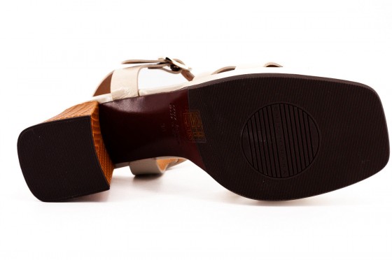 Riccardo Cartillone Chie Mihara GAURA42 Leche