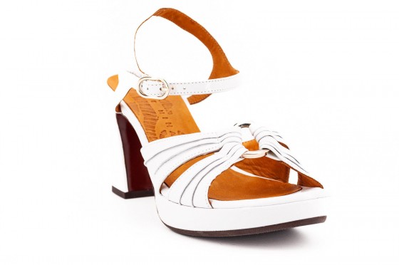 Riccardo Cartillone Chie Mihara KELOCA44 blanco