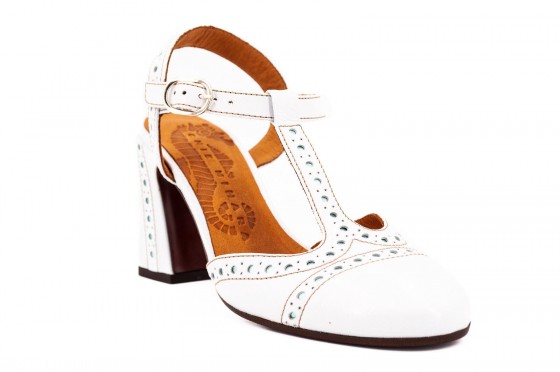 Riccardo Cartillone Chie Mihara MIRA blanco