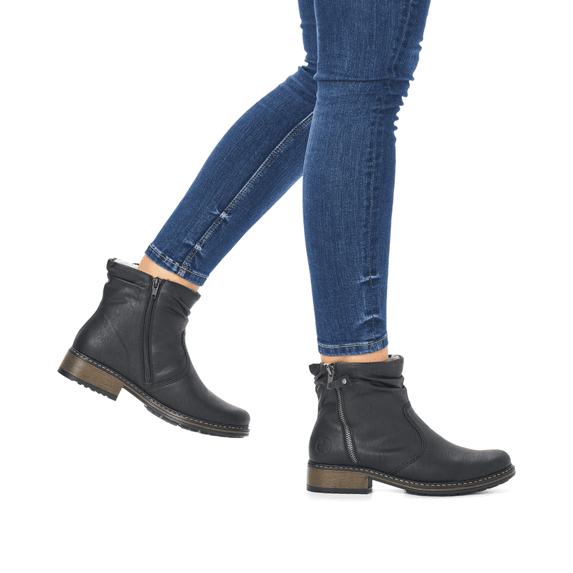 Rieker Artikelnummer Z6841-01 Rieker Damen Kurzstiefel Carbonschwarz
