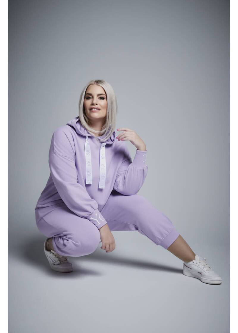 ROCK YOUR CURVES By Angelina Sweathoodie, Cropped In FliederArtikelnummer RYC-LCAK-0300-402