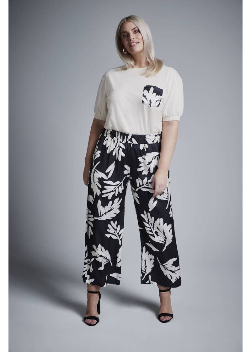 ROCK YOUR CURVES By Angelina T-Shirt In WeißArtikelnummer RYC-LCAK-0321-001