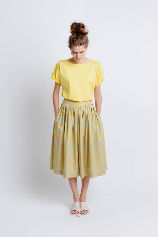 Rockmacherin Kalo lang Damenrock mit plakativem Blumenprint für Tracht und Moderne