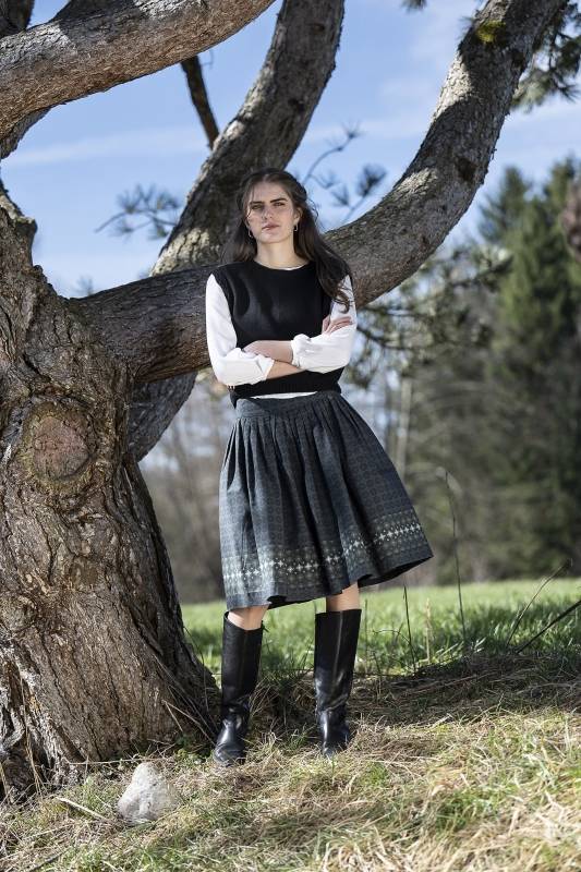 Rockmacherin Kalotta Trachtenrock mit Viskosefutter und zwei Taschen Rockmacherin Kalotta Trachtenrock mit Viskosefutter und zwei Taschen