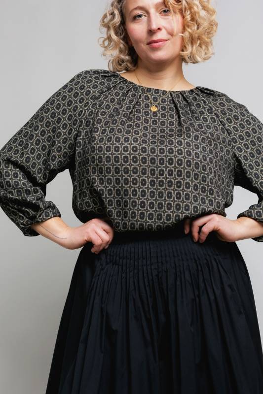 Rockmacherin Regula Elegante Damenbluse aus fließendem Viskoseflanell Rockmacherin Regula Elegante Damenbluse aus fließendem Viskoseflanell