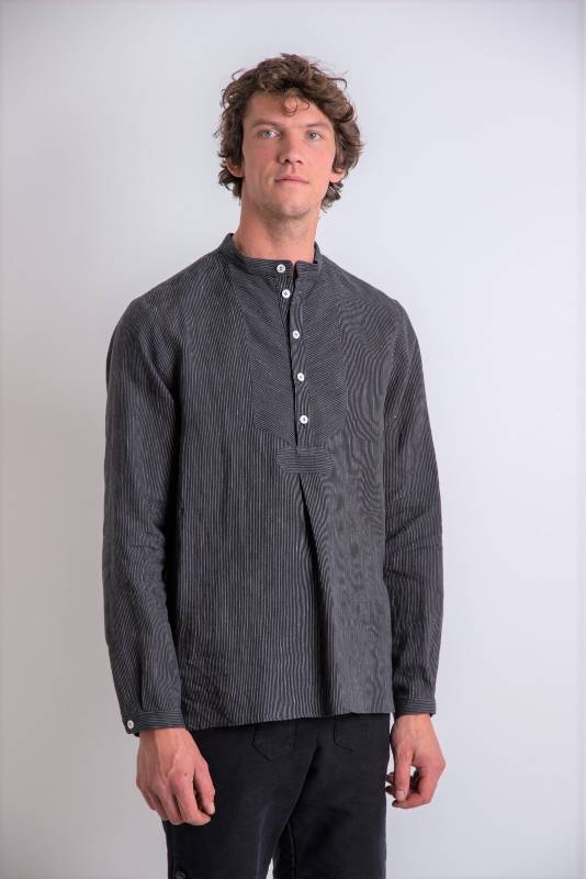 Rockmacherin Hans Leinen