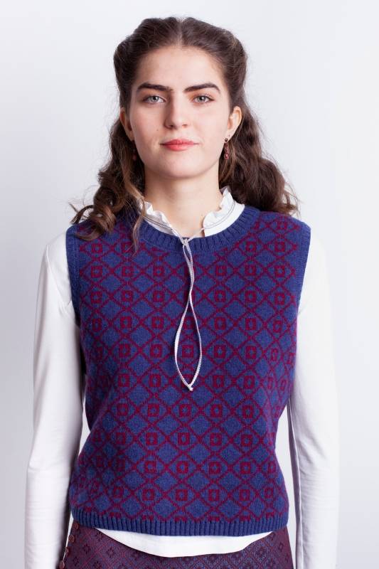 Rockmacherin Lou Strickpullunder Rockmacherin Lou Strickpullunder