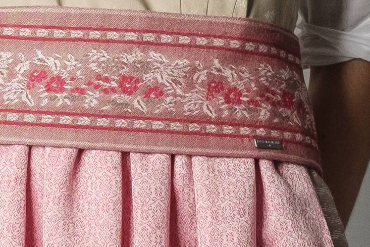 Rockmacherin Schärpe Eva gewebte Bordüre