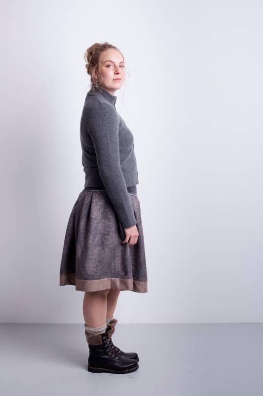 Rockmacherin Schiereisn Rock