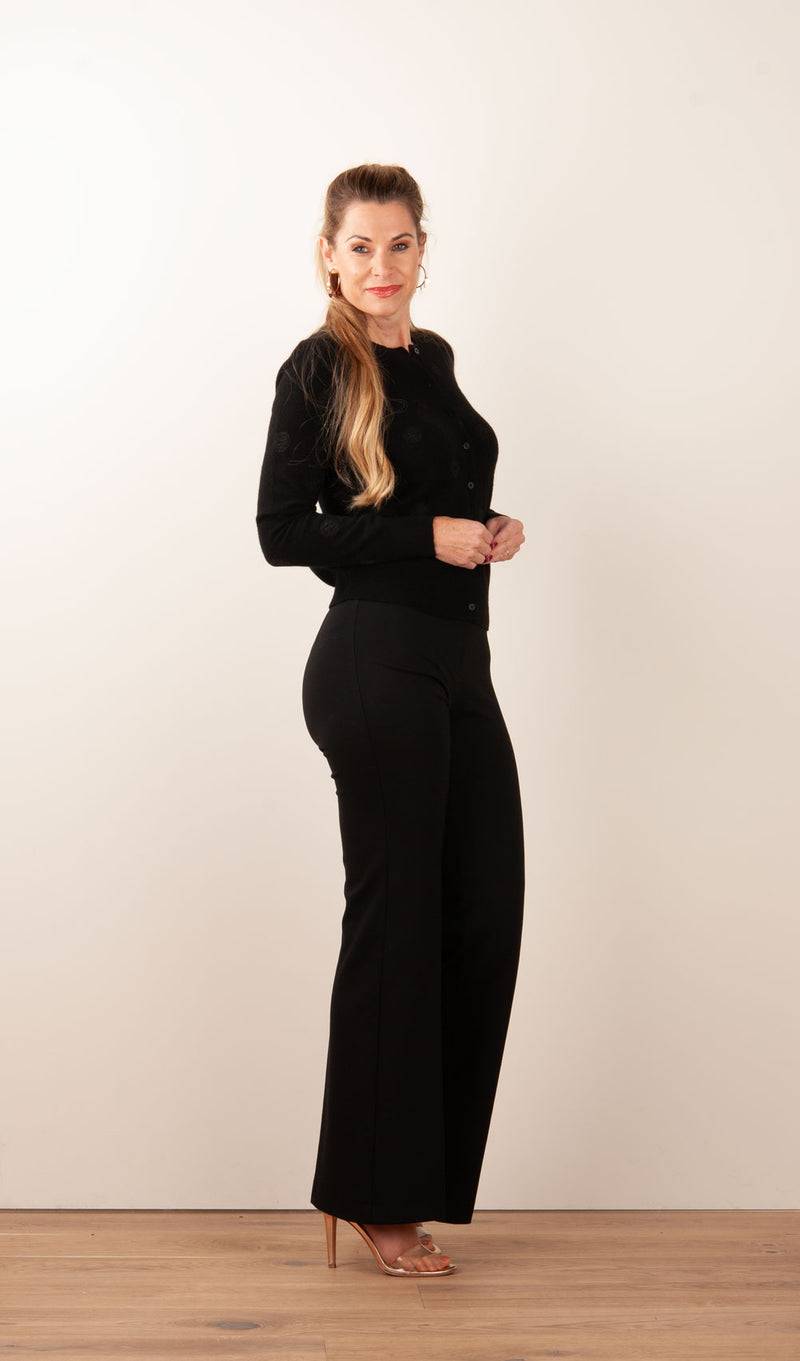 Fleur Strickjacke „Tupfen“ Schwarz