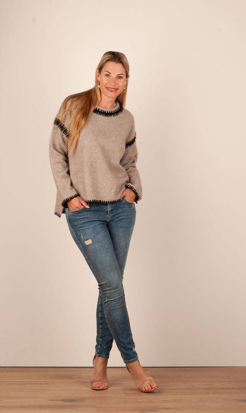 Grace Pullover Beige | Schwarz