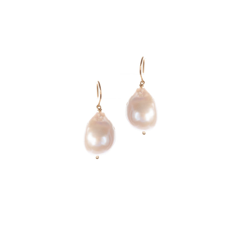 Lucie in the Sky Ohrstecker „Perlmutt“ Perle