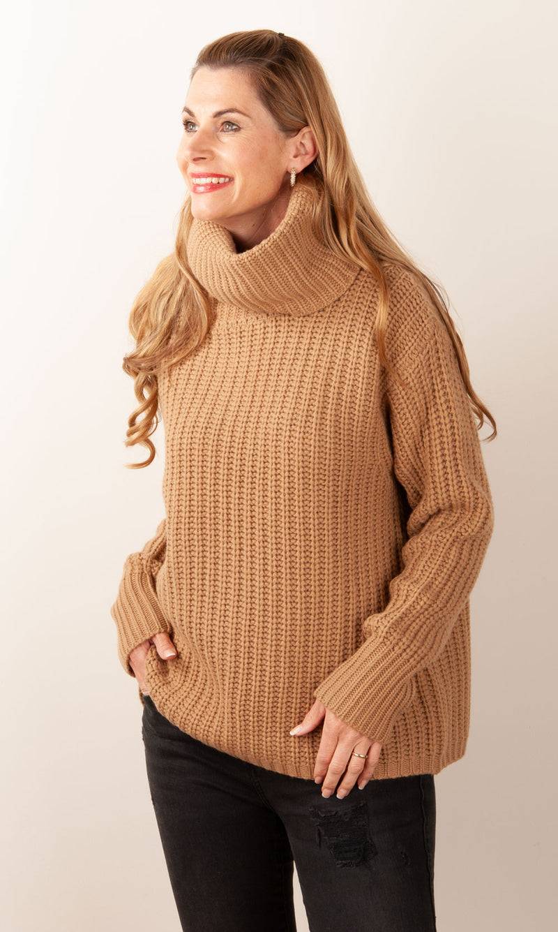 Simone Bruns Pullover Camel