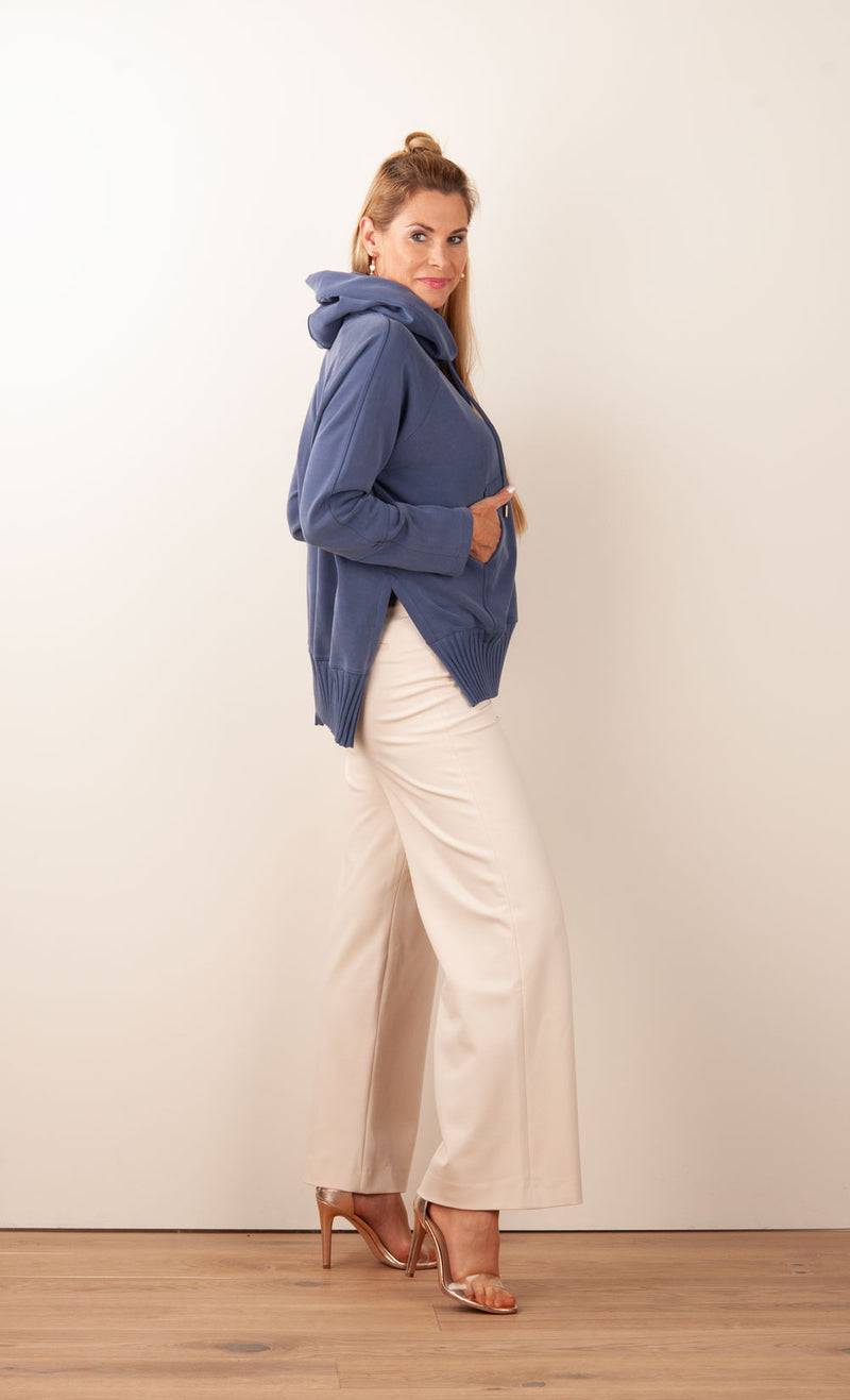 Sold Out Sweater Blau