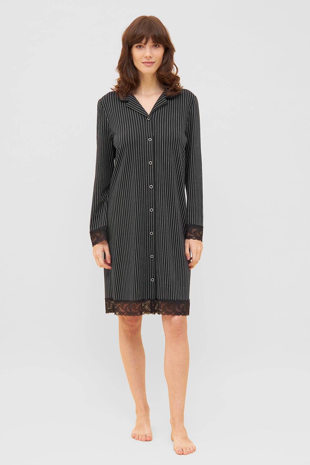 Rösch Nachthemd im schwarzen Streifen-Druck Spitzendetails Herrenhemd-Stil 100% Baumwolle