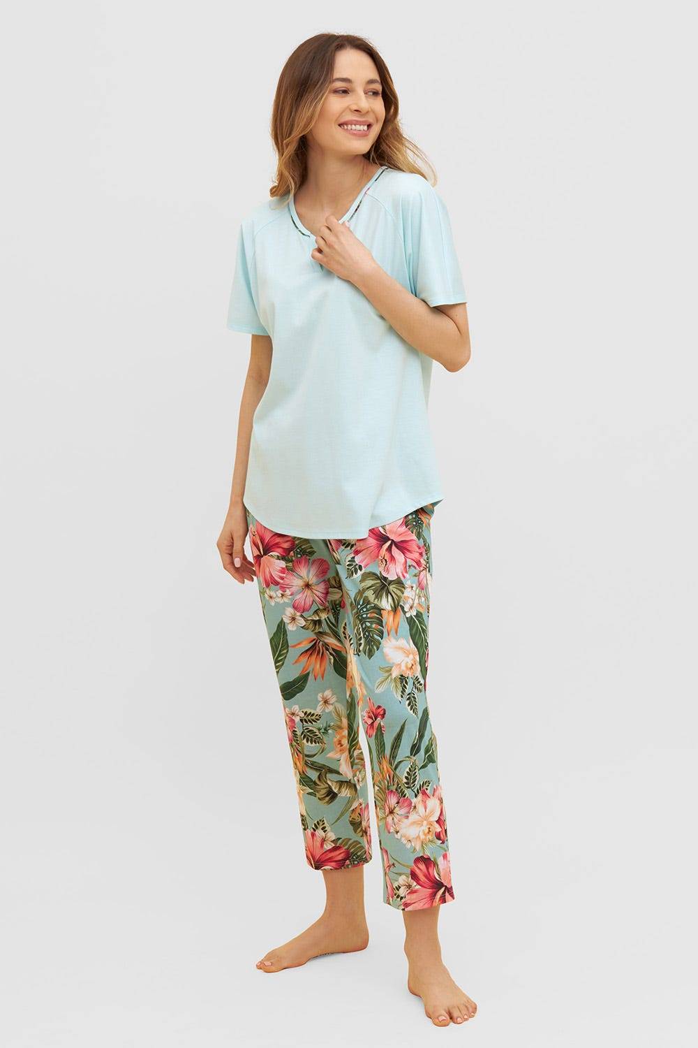 Rösch Pyjama mit tropischem Druck 7/8-Hose Raglan Baumwolle/Modal Rösch Pyjama mit tropischem Druck 7/8-Hose Raglan Baumwolle/Modal