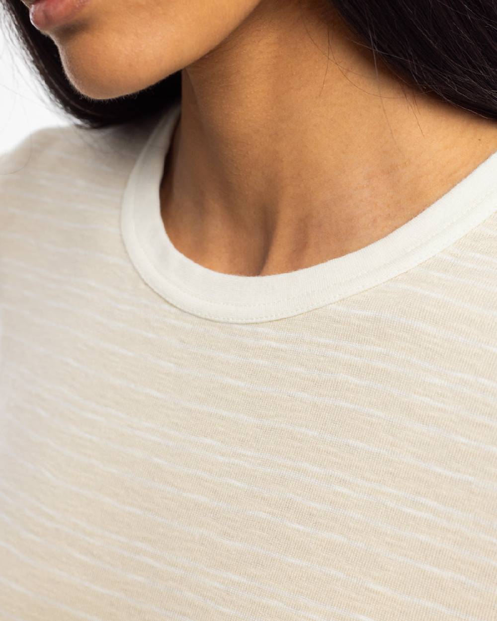 Rotholz Gestreiftes T-Shirt Kleid - Creme