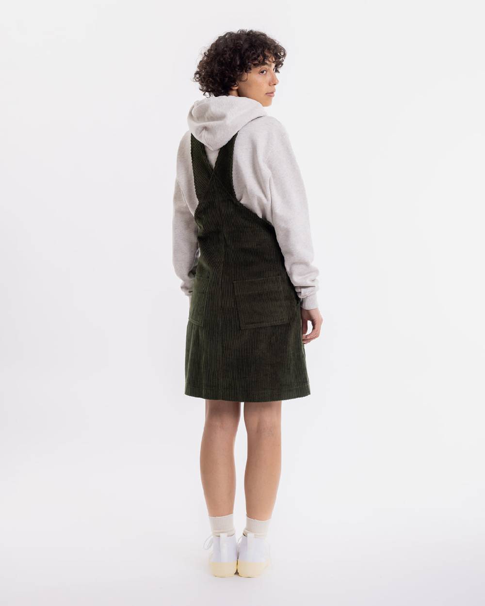 Rotholz Latzkleid Aus Bio Cord Oliv