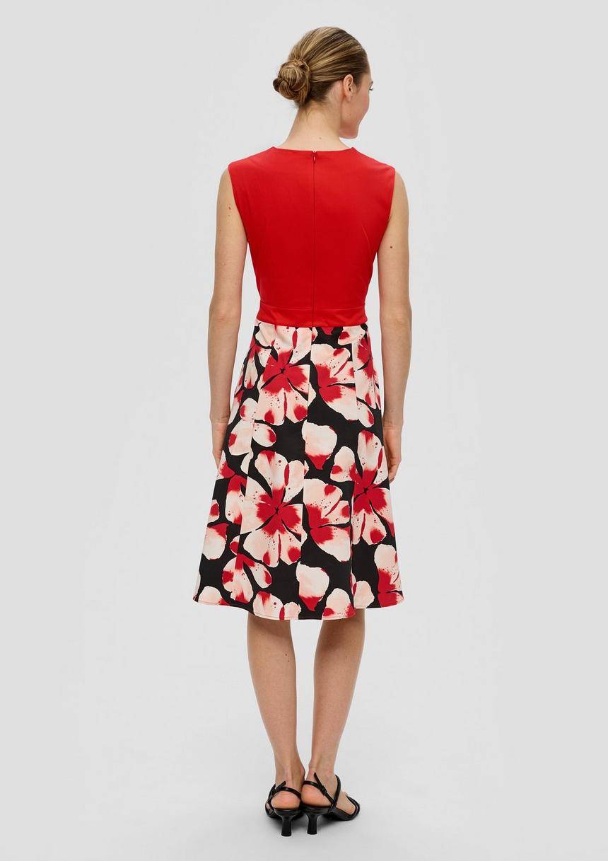 S.Oliver Floral Gemustertes Kleid Mit Tunika-Ausschnitt